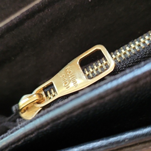 Louis Vuitton, Pallas Chain Monogram Canvas with Calfskin - Picture 10 of 16